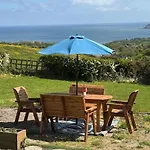 4 Bed In Raw Oc-c30341 Vakantiehuis