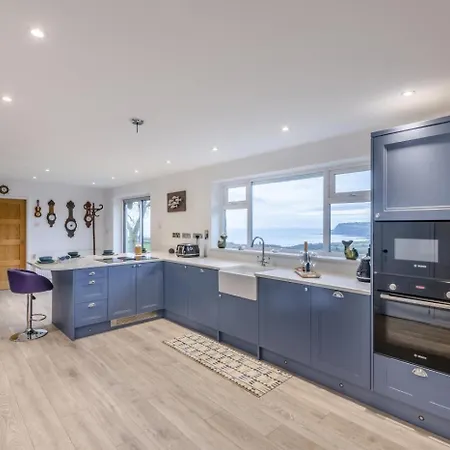 4 Bed In Raw Oc-c30341 Hawsker