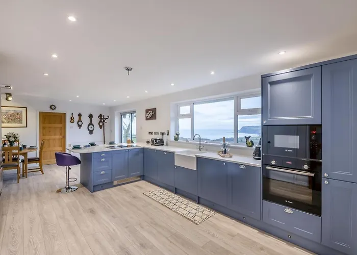 4 Bed In Raw Oc-c30341 Hawsker