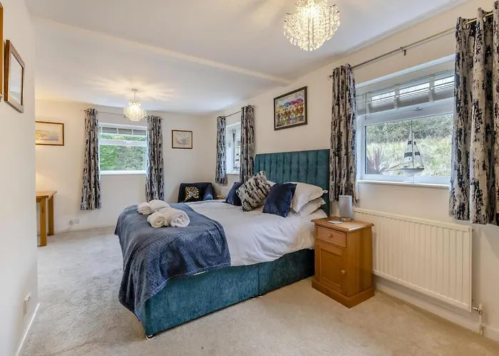 Holiday home 4 Bed In Raw Oc-c30341 *