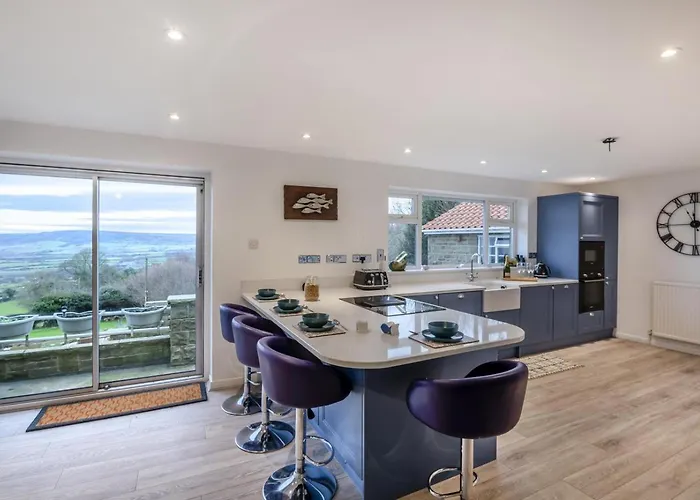 4 Bed In Raw Oc-c30341 Holiday home