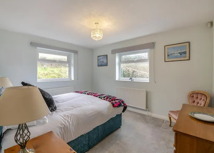 Holiday home 4 Bed In Raw Oc-c30341 *