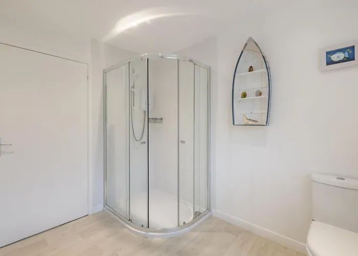 4 Bed In Raw Oc-c30341 Hawsker