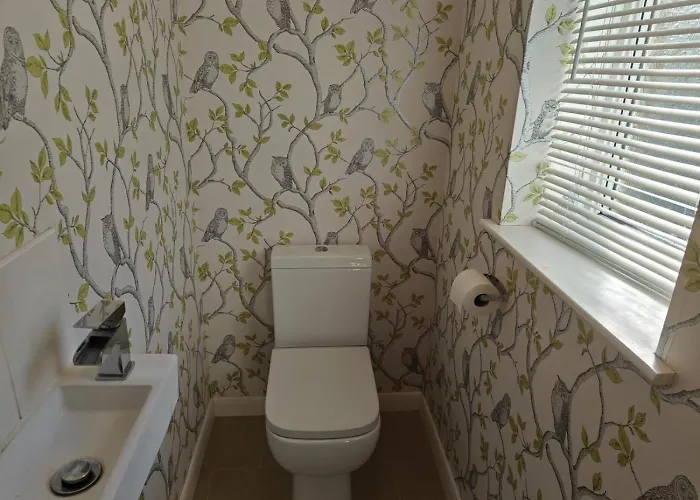 4 Bed In Raw Oc-c30341 Holiday home