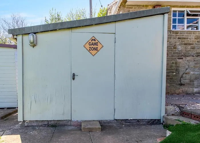 4 Bed In Raw Oc-c30341 Holiday home *